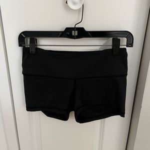 Lululemon booty shorts